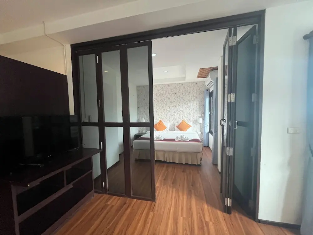 Deluxe Double room with balcony (full double bed)