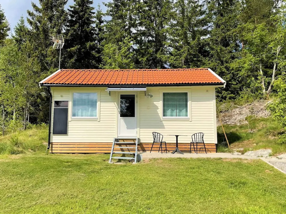 2 Person Holiday Home in Fargelanda