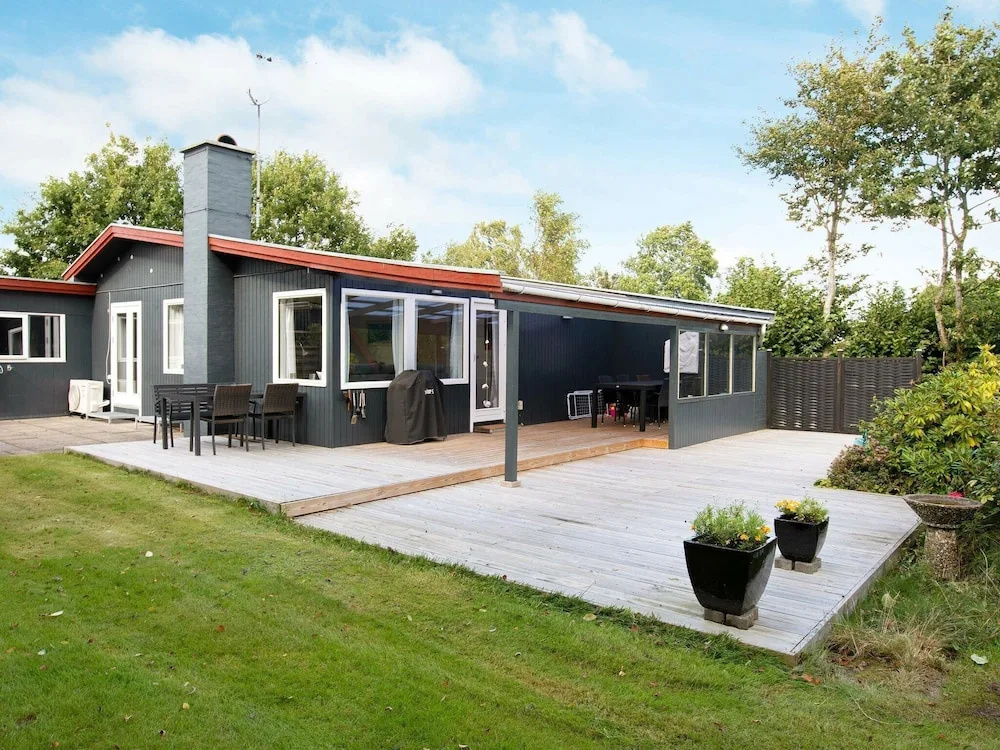 Serene Holiday Home in Kalundborg With Terrace - фото 2
