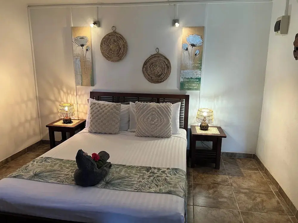 2 Bedrooms Standard Family room with balcony