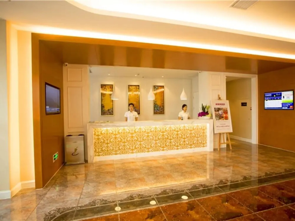 Lobby & Reception