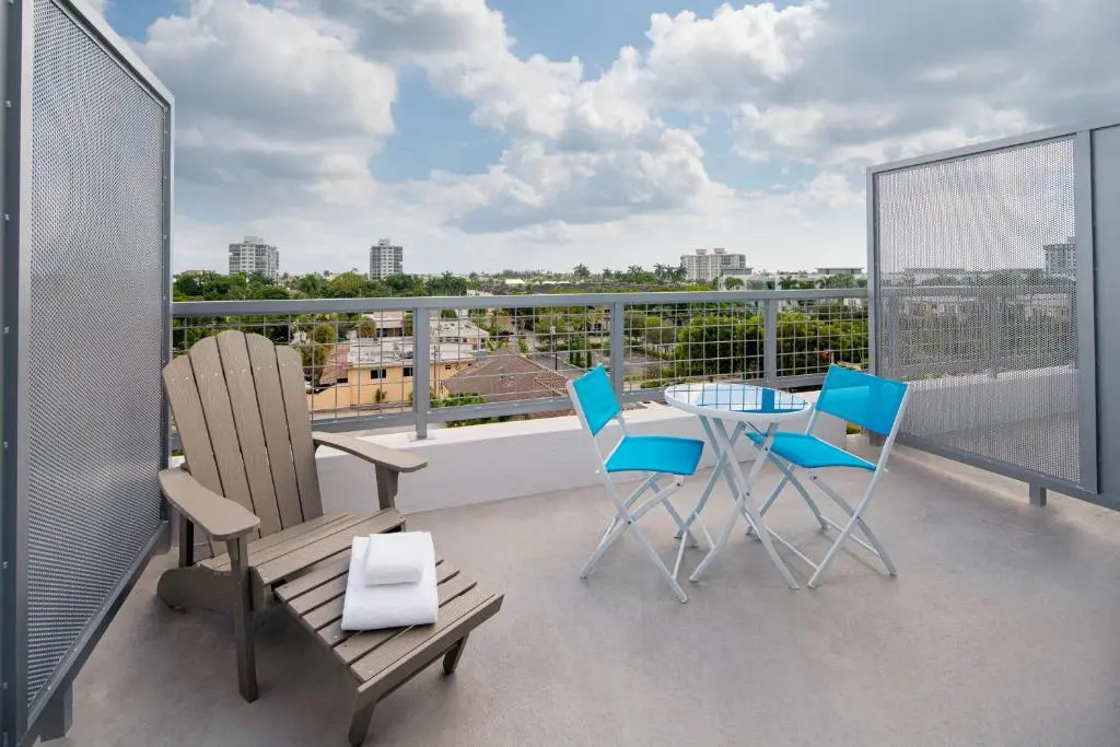 Standard Double room with balcony (full double bed)