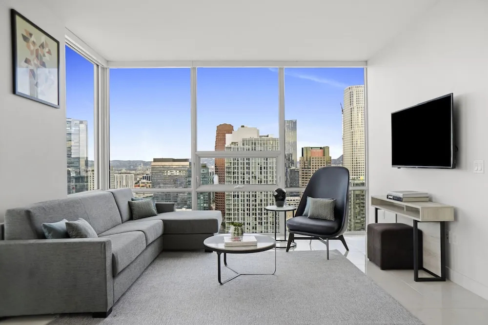 Level Furnished Living - Chambres
