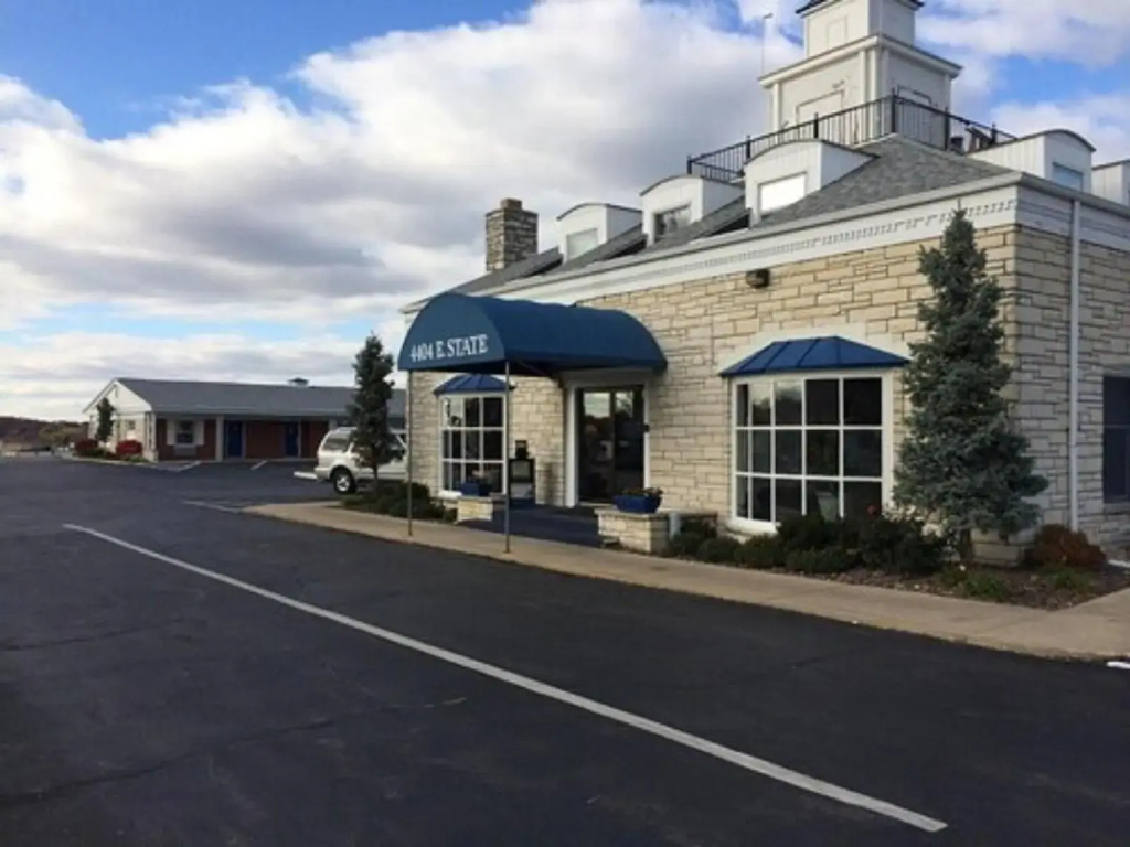 Rockford Alpine Inn and Suites