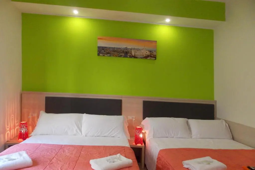 Standard Triple room