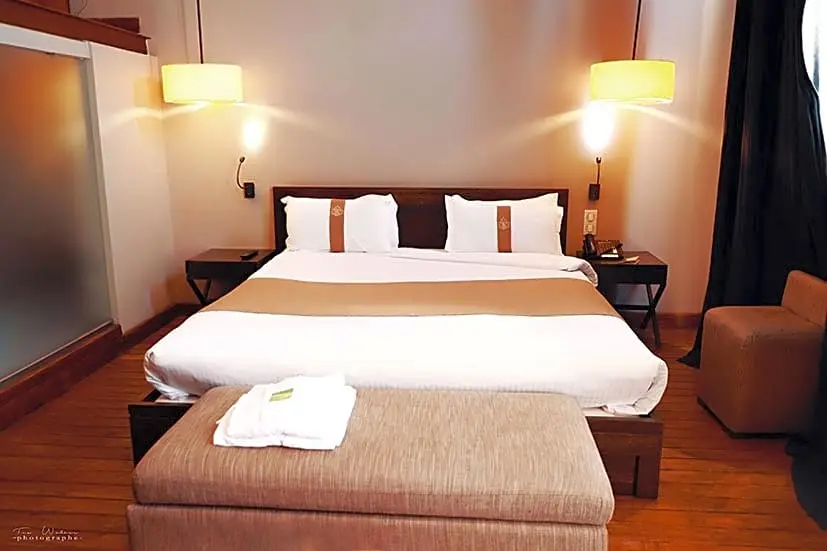 Standard Double Suite full double bed