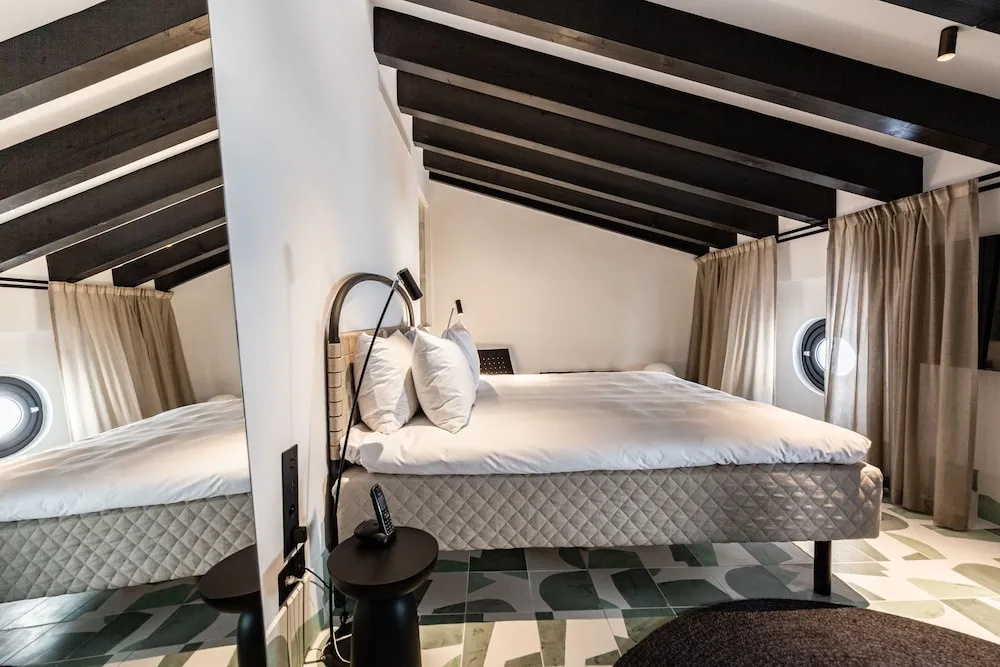 Standard Double Attic room (full double bed)