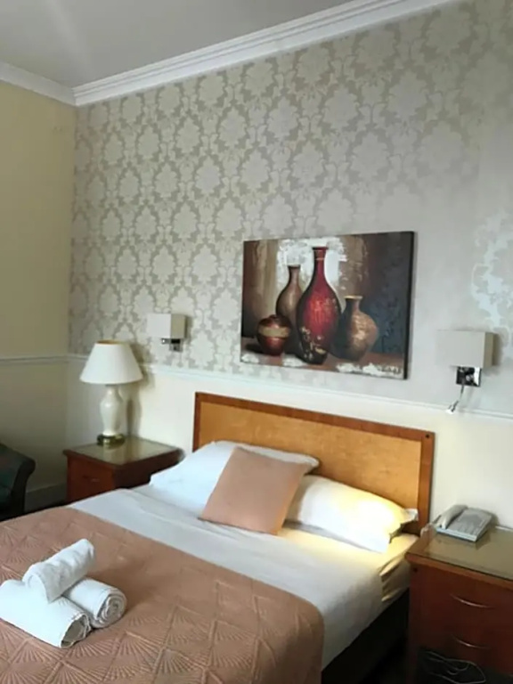 Euro Bar and Hotel - Chambres