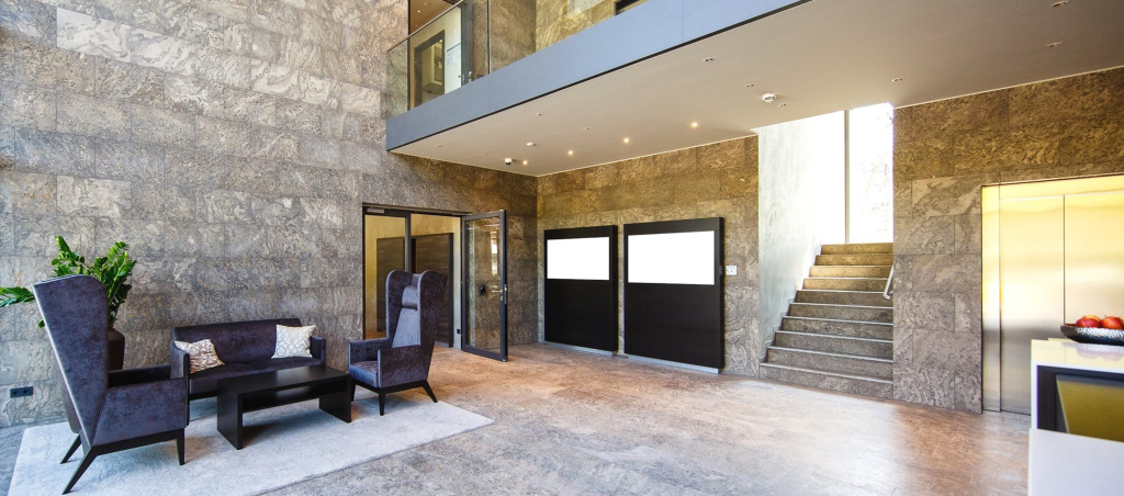Lobby & Reception
