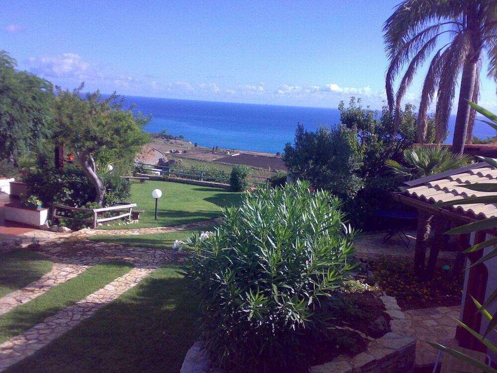 "scopello Savi-sea View House"