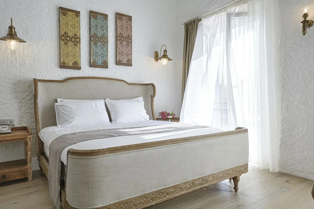 Suite with balcony