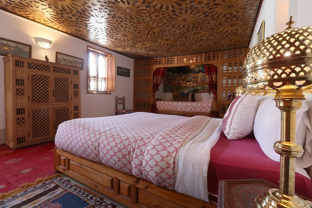 Superior Double room with courtyard view (full double bed)