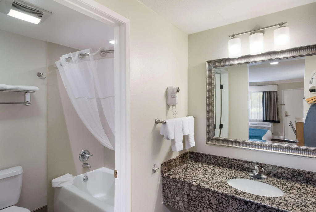 Best Western Woodland Hills Inn - Général