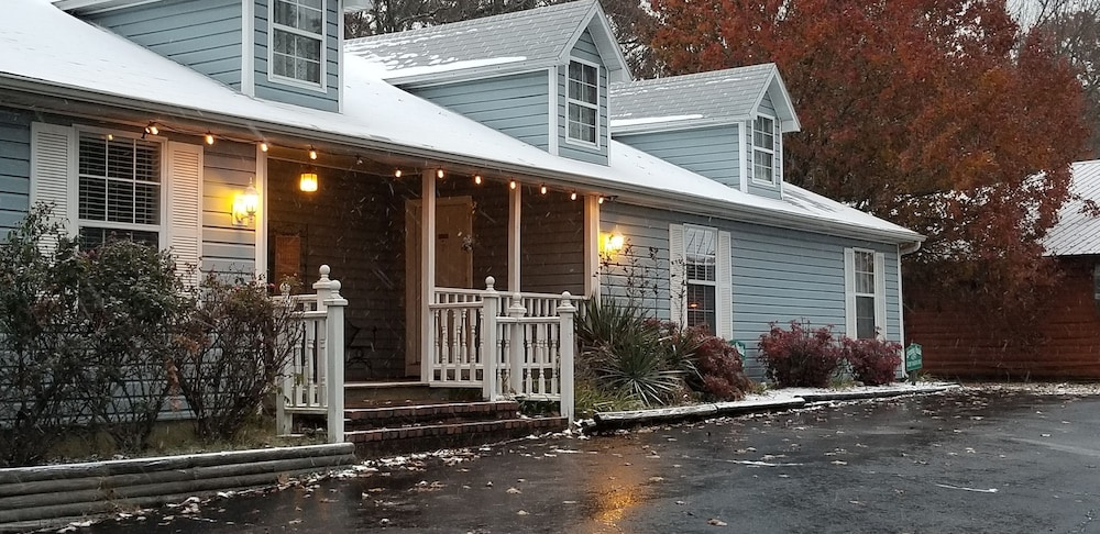 Evening Shade Inn