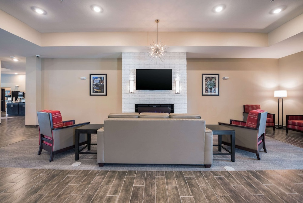 Lobby & Reception