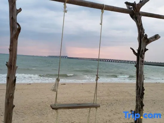 Beach & Waterfront