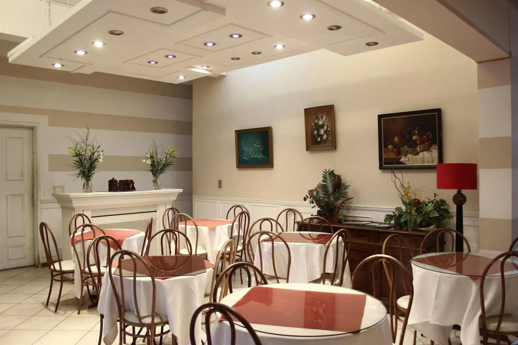 Piero's Hotel - Général