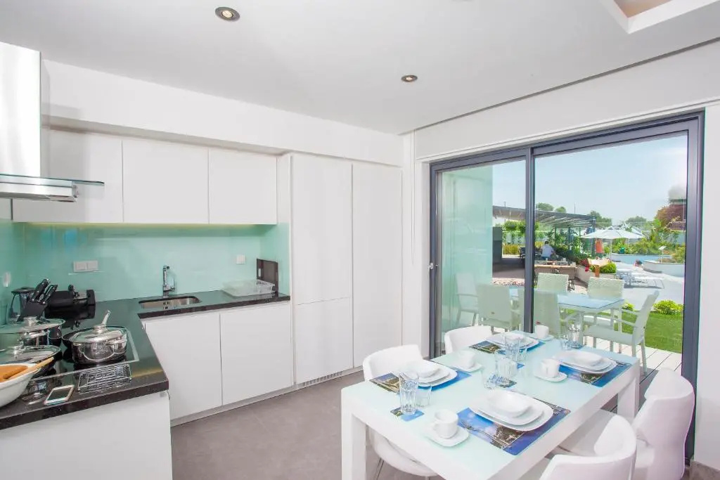2 Bedrooms Apartment
