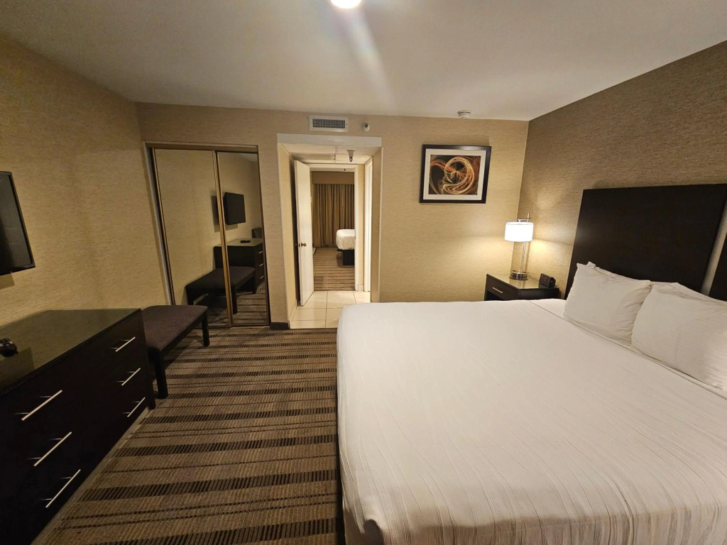 Best Western Pasadena Royale Inn & Suites — фото