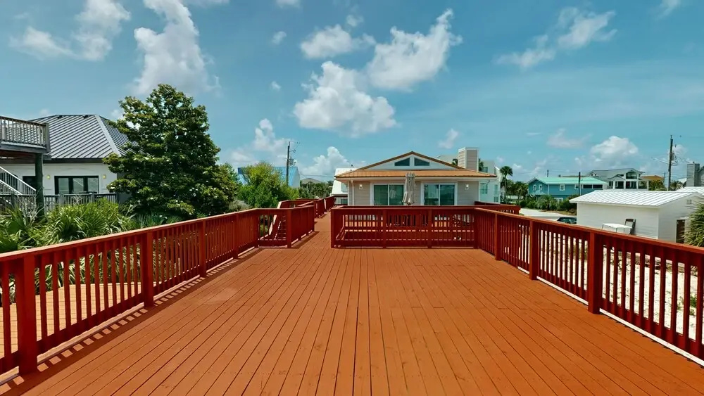 Canal Breeze Cottage 4 Bedroom Home