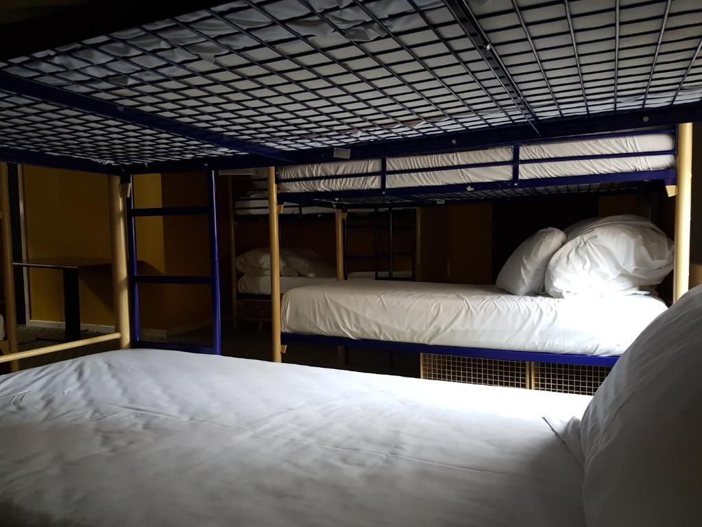 Rock & Bowl Motel by null