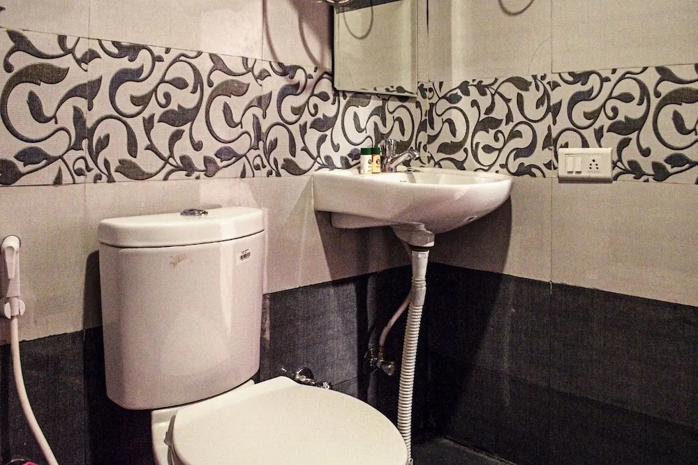 Sri Sai Suites by OYO Rooms - Général