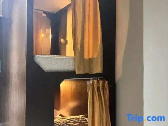 Bed in Dorm (male dorm)