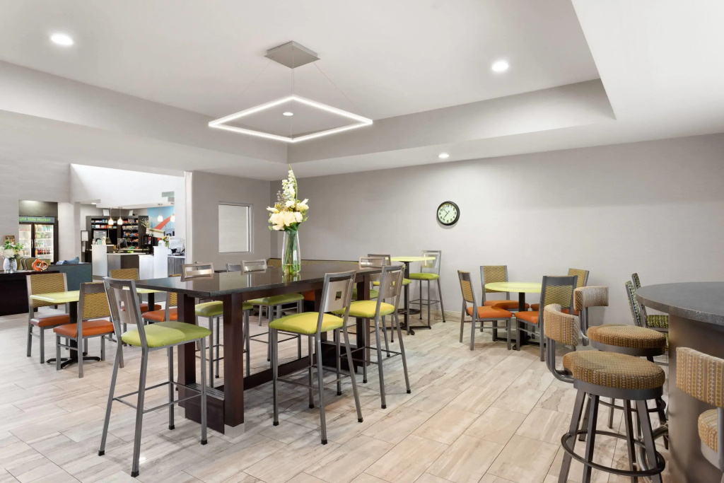 La Quinta Inn & Suites by Wyndham Columbus - Edinburgh - Général