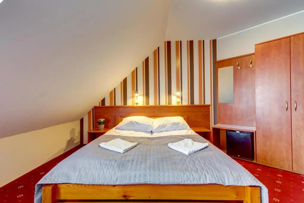 Standard Double room with balcony (full double bed)