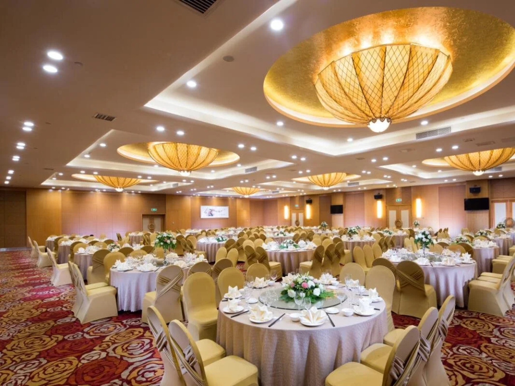 The Grand Plaza Hotel - Général
