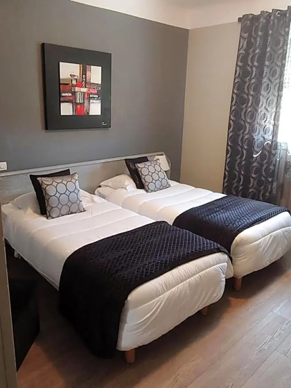 Economy room