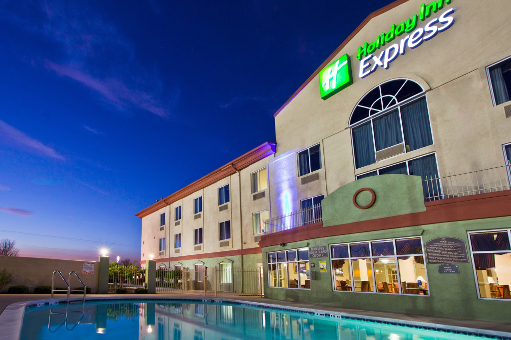 Holiday Inn Express & Suites Live Oak by IHG