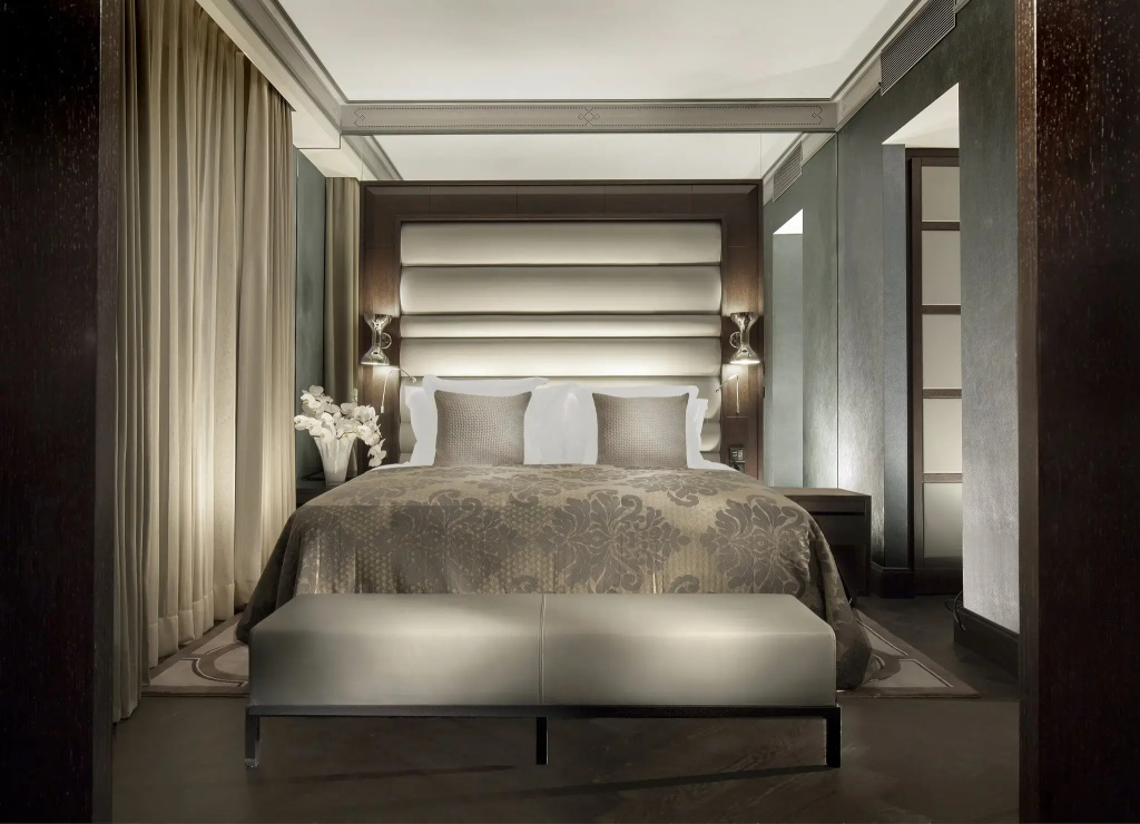 Savoy Suite