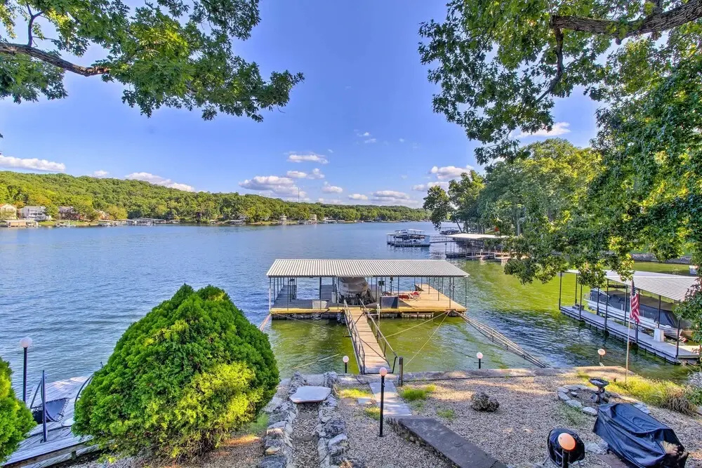 Sunrise Beach Waterfront Estate Great for Families