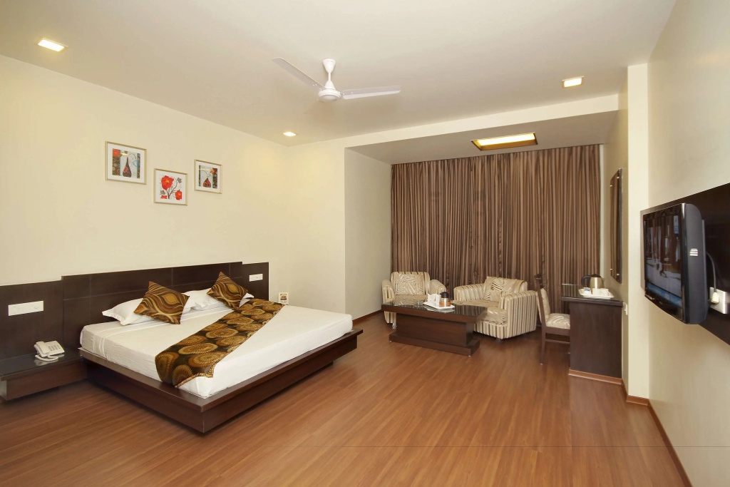 Deluxe Double room (full double bed)
