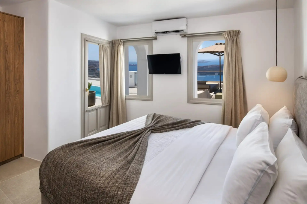 Standard Double room with mountain view (full double bed)