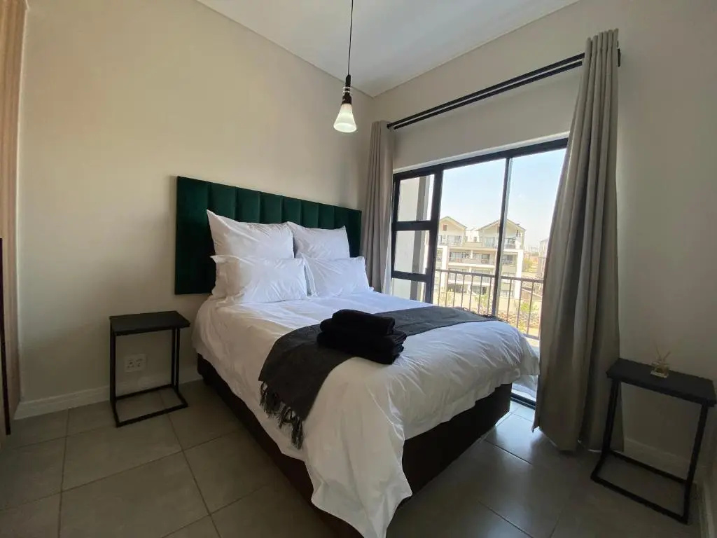 Modern 2-Bedroom Penthouse in Waterfall