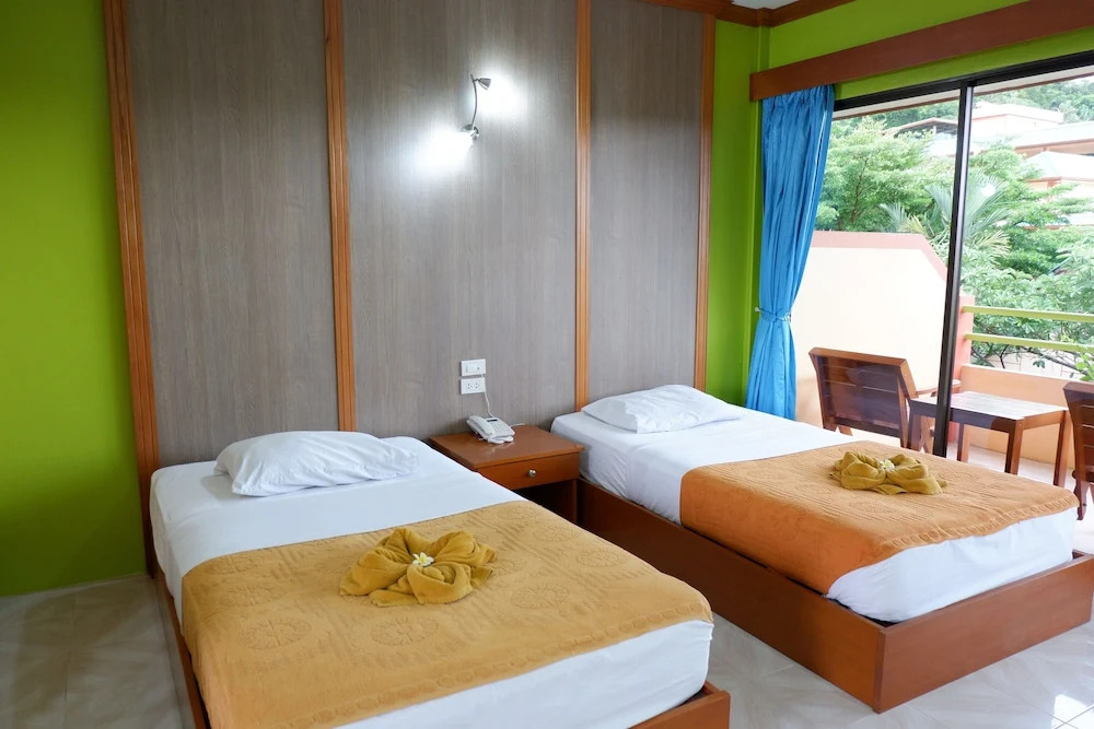 Двухместный номер Superior двуспальная кровать в Karon Village Hotel