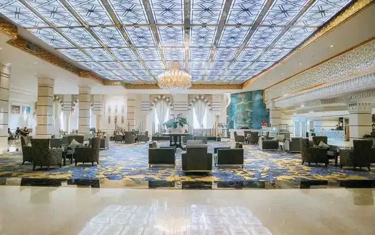 Lobby & Reception
