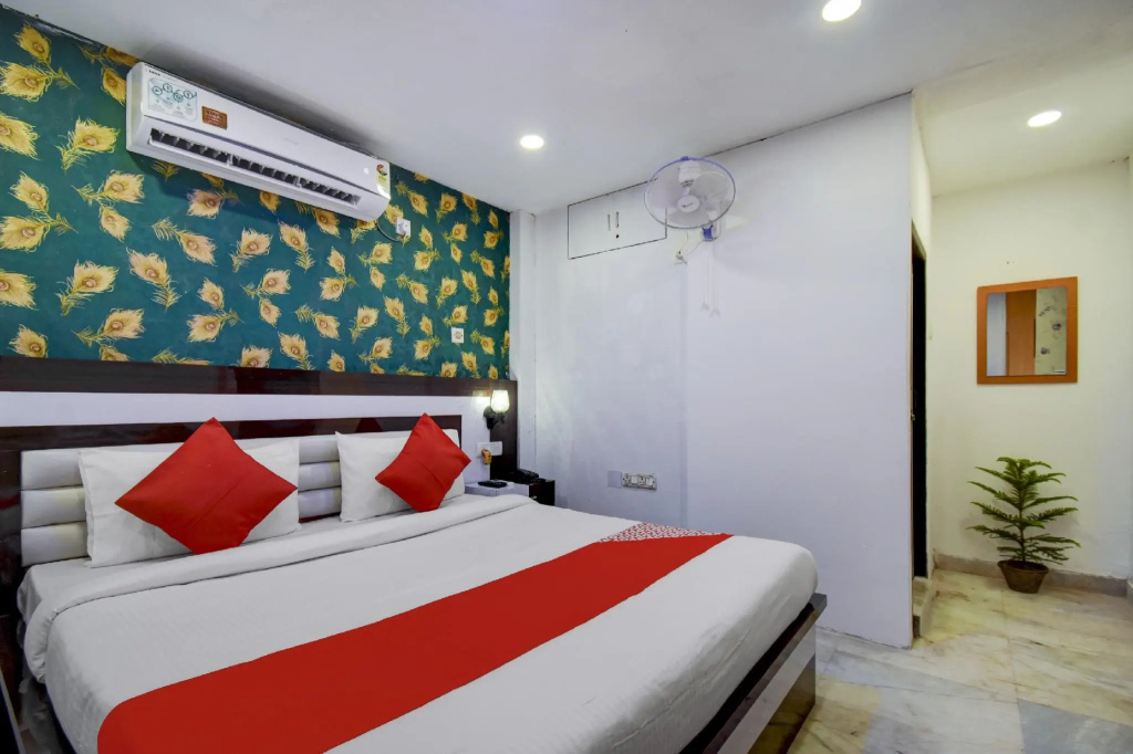 Deluxe Double room (full double bed)