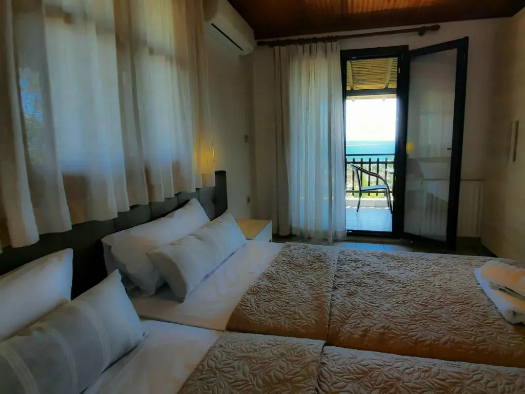 2 Bedrooms Apartment with sea view