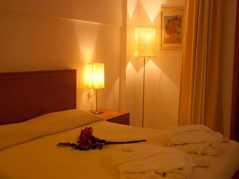 Deluxe Double room (full double bed)