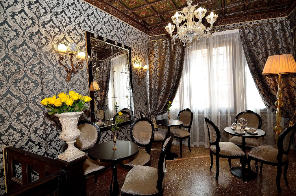 Economy room