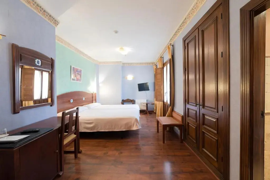 Standard Double room with courtyard view (full double bed)