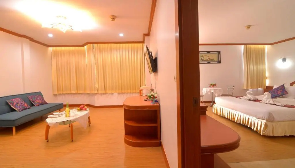 1 Bedroom Suite with city view