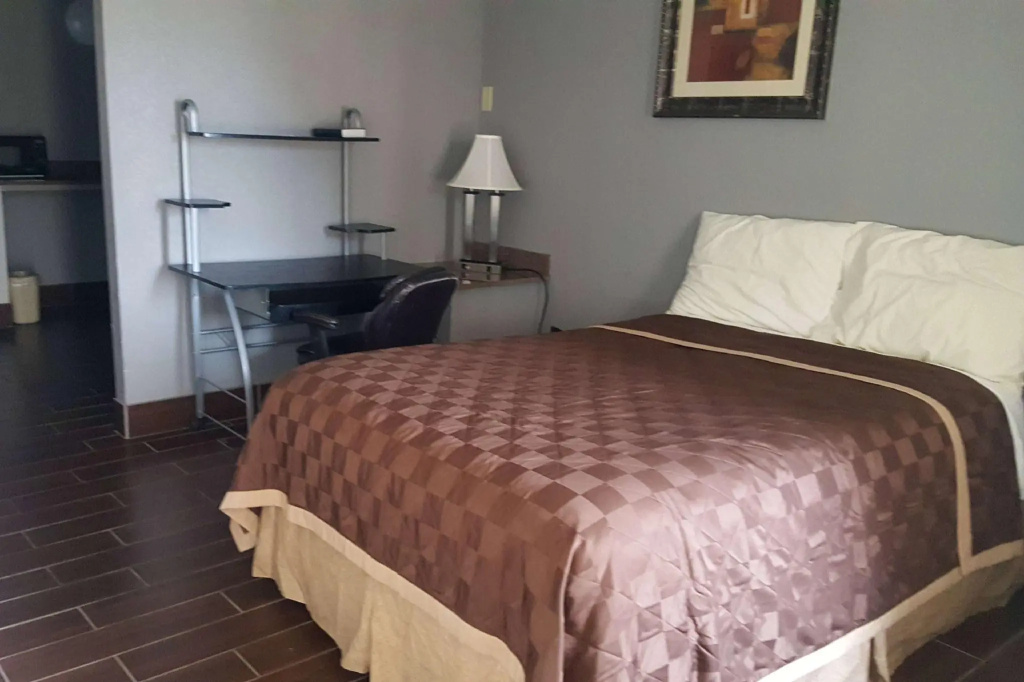 Standard Double room (full double bed)