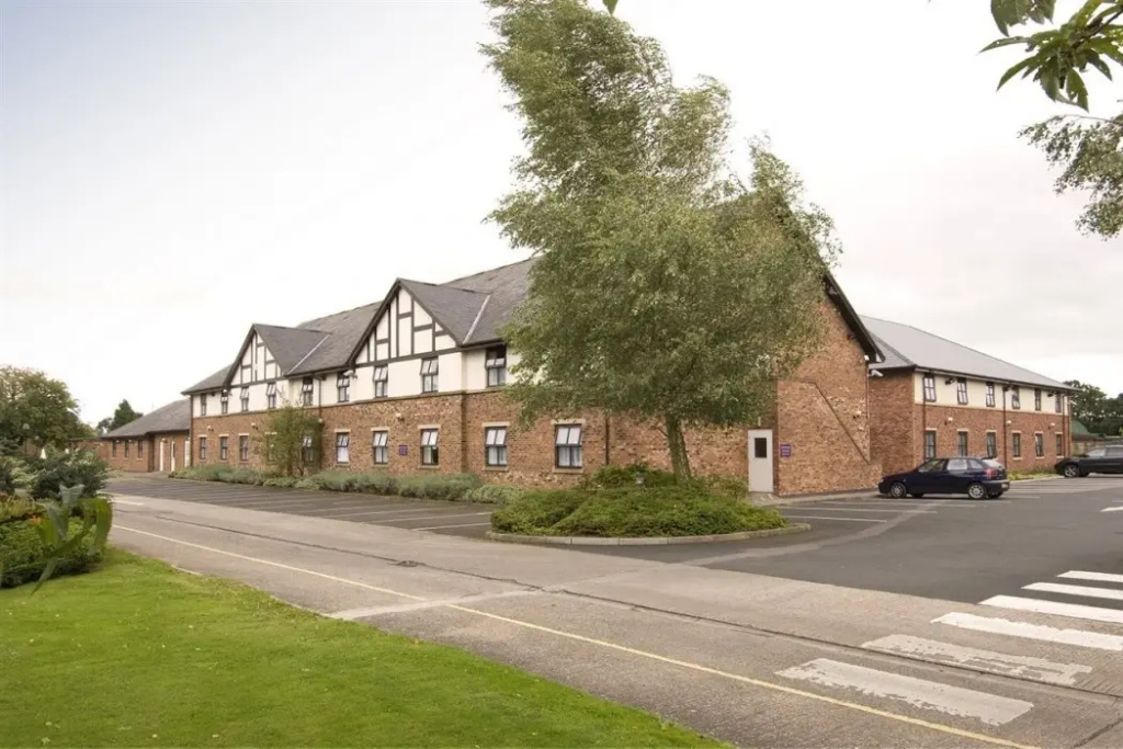 Premier Inn Solihull (Hockley Heath, M42) - фото 41