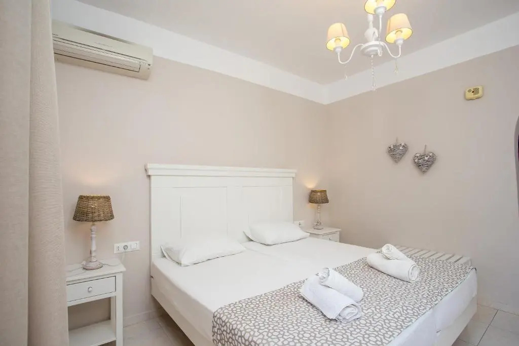 Voula Studios - Chambres