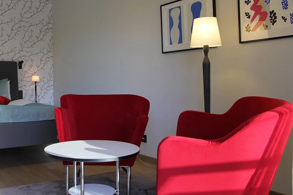Standard Double room with river view (full double bed)