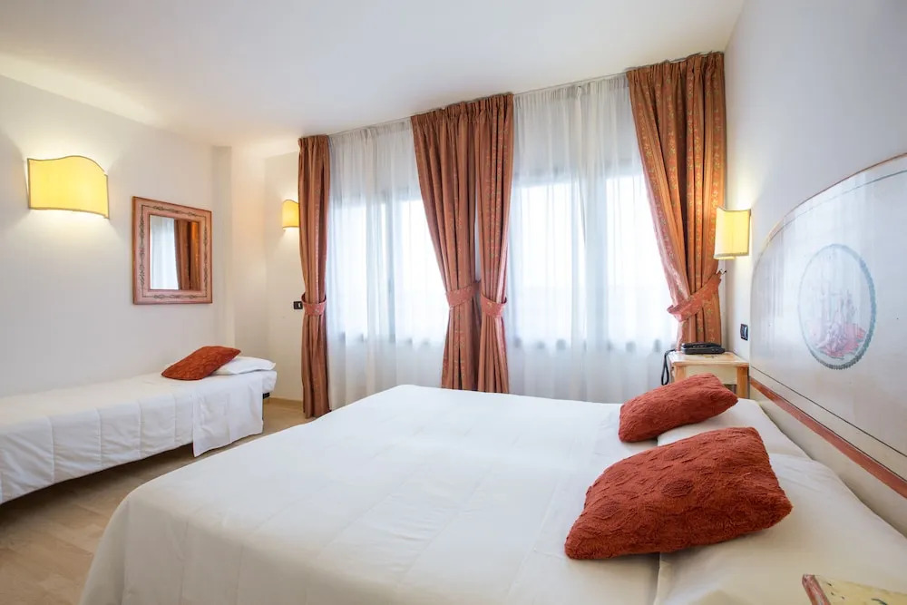 Трёхместный номер Standard в Hotel Ariston